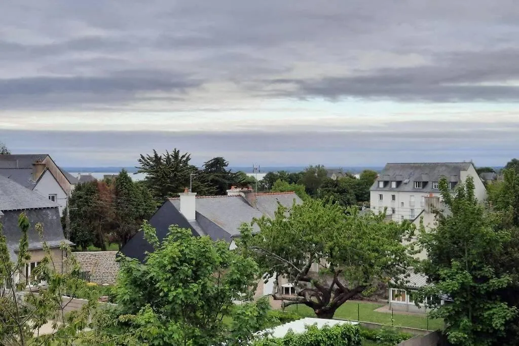 Apartment Bel Appartement Idealement Situe & Petite Vue Mer Cancale France